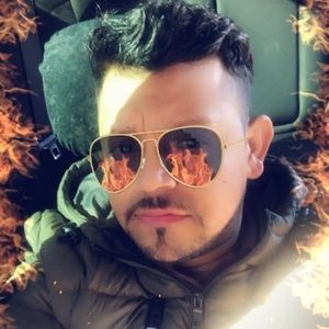 Meet your Posher, Carlos